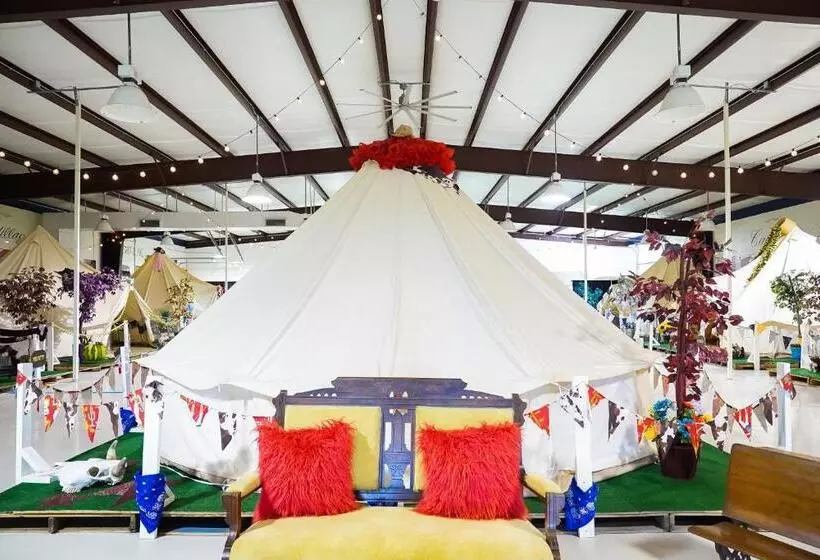 Retkeilymaja Lone Star Glamp Inn