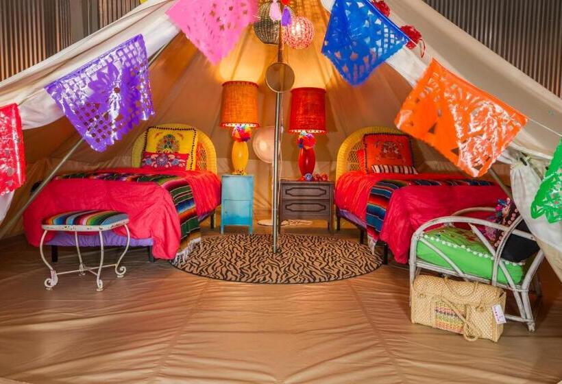 فندق صغير Lone Star Glamp Inn