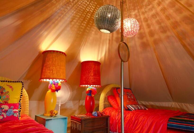 فندق صغير Lone Star Glamp Inn