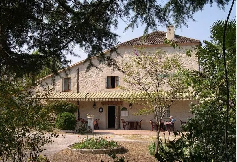 ベッドアンドブレックファースト Auberge Les Glycines