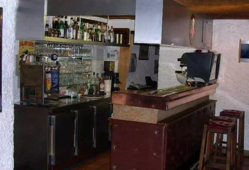 ベッドアンドブレックファースト Auberge Les Glycines