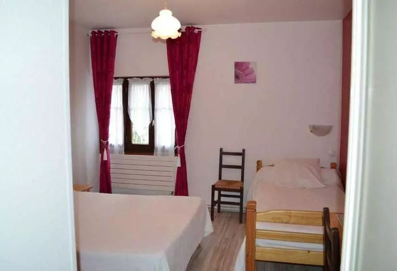 ベッドアンドブレックファースト Auberge Les Glycines