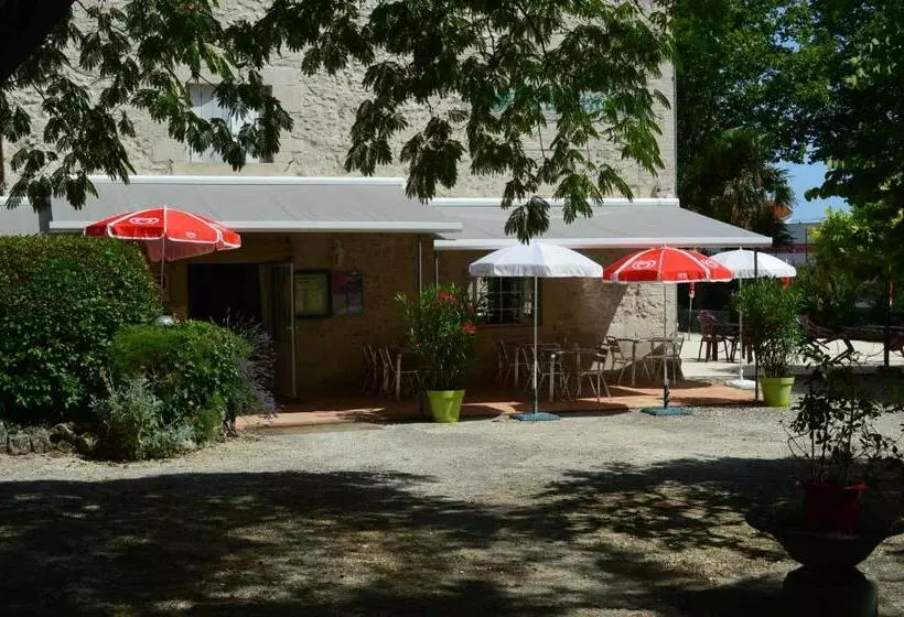 ベッドアンドブレックファースト Auberge Les Glycines