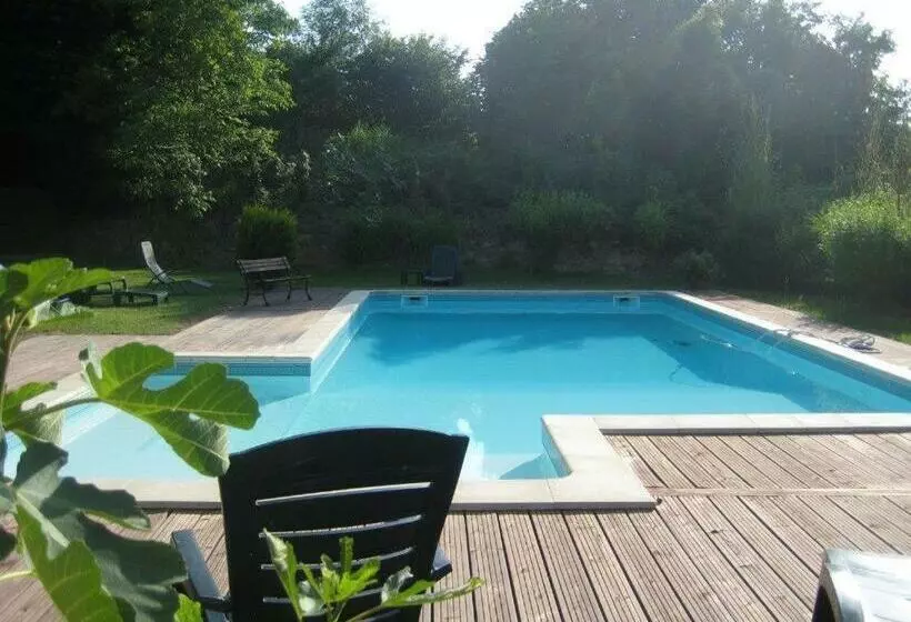 ベッドアンドブレックファースト Auberge Les Glycines