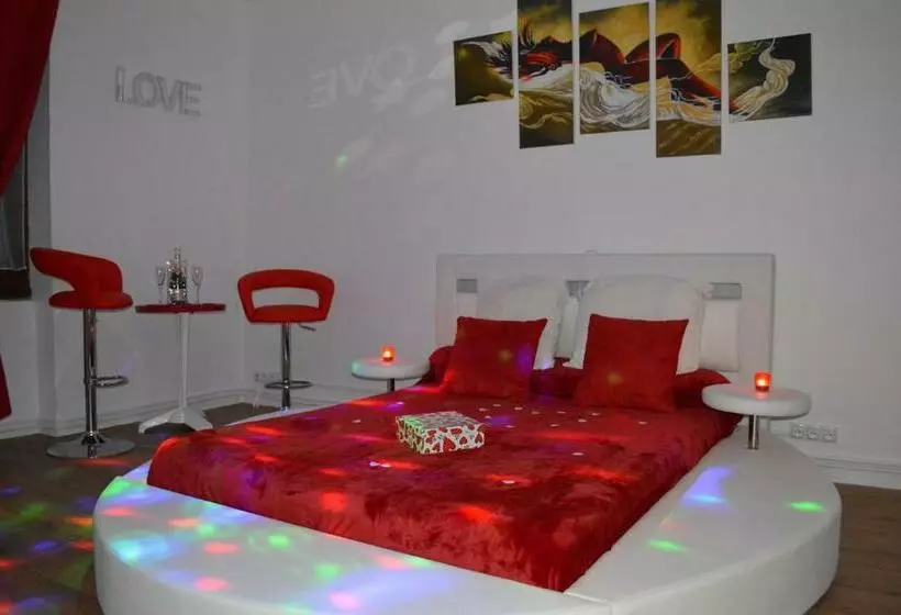 ベッドアンドブレックファースト Auberge Les Glycines