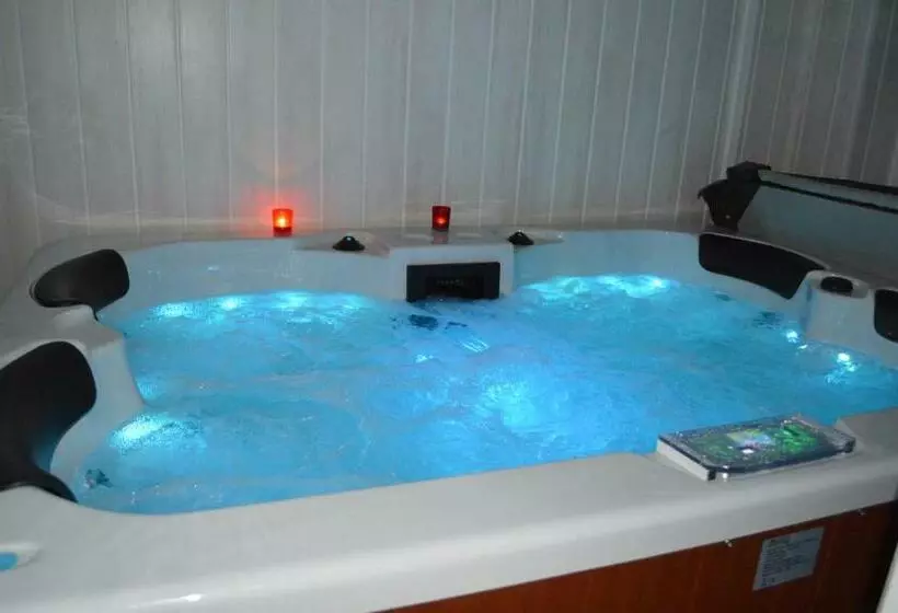 ベッドアンドブレックファースト Auberge Les Glycines