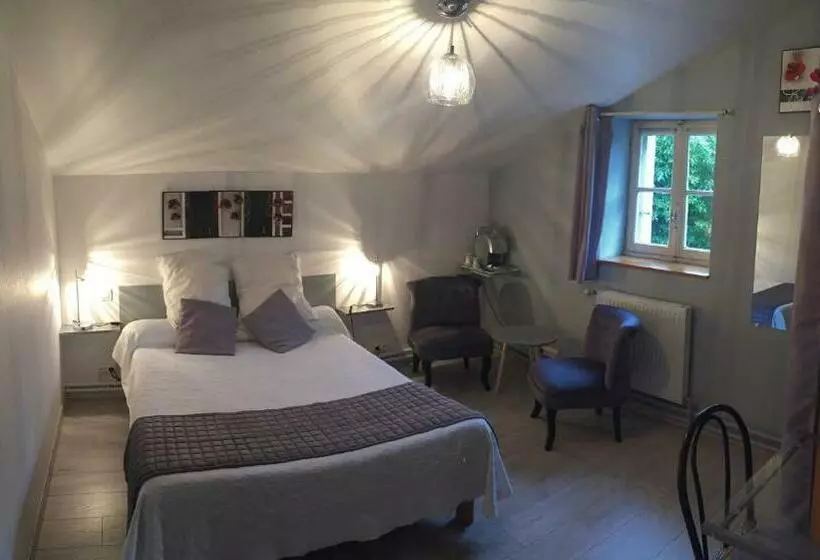 ベッドアンドブレックファースト Auberge Les Glycines