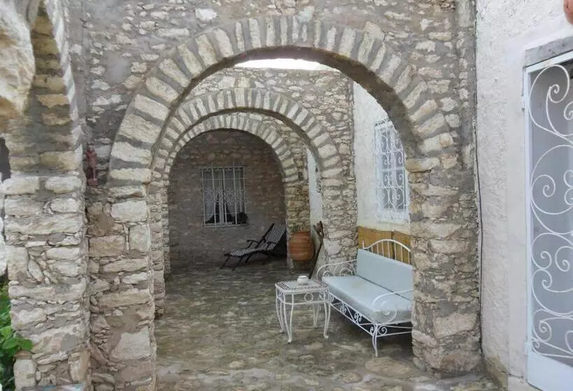 Aamiaismajoitus (B&B) Villa Salvatore