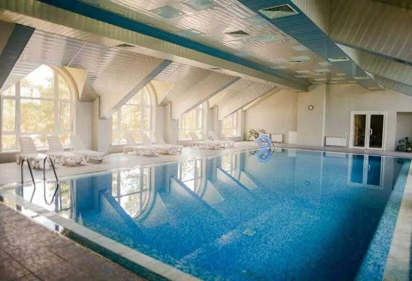 Hotelli заміський комплекс пуща лісна