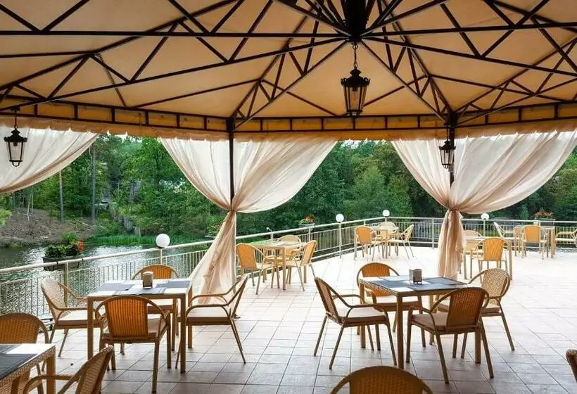 Hotelli заміський комплекс пуща лісна