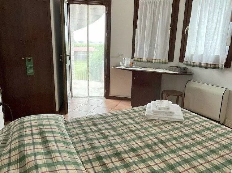 هتل Agriturismo La Lupa