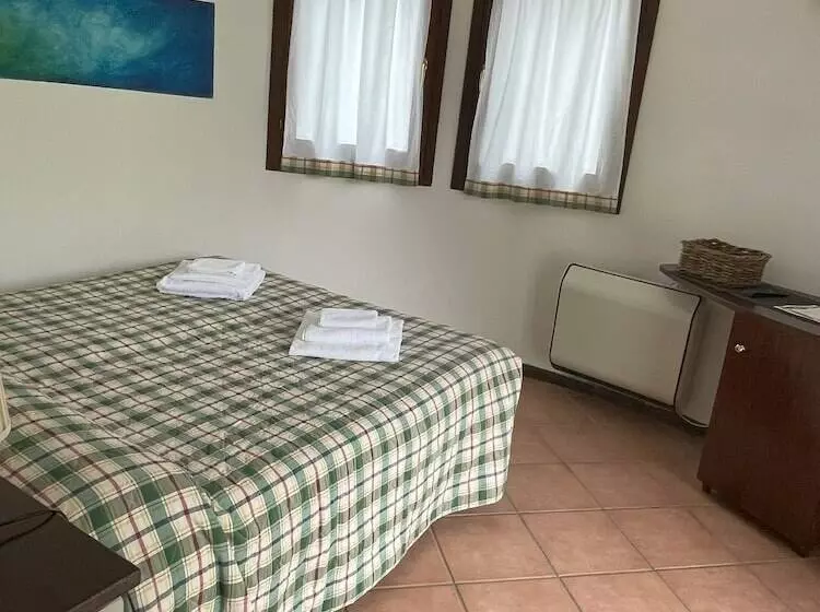 هتل Agriturismo La Lupa
