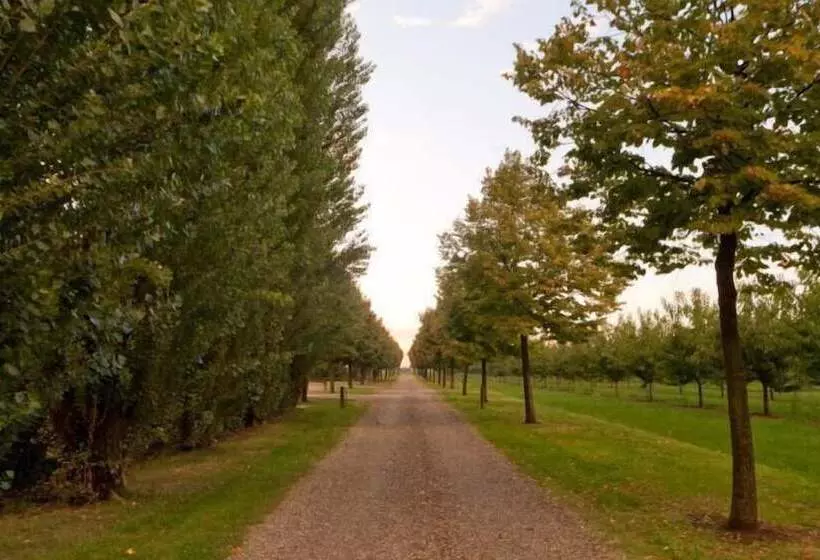 هتل Agriturismo La Lupa
