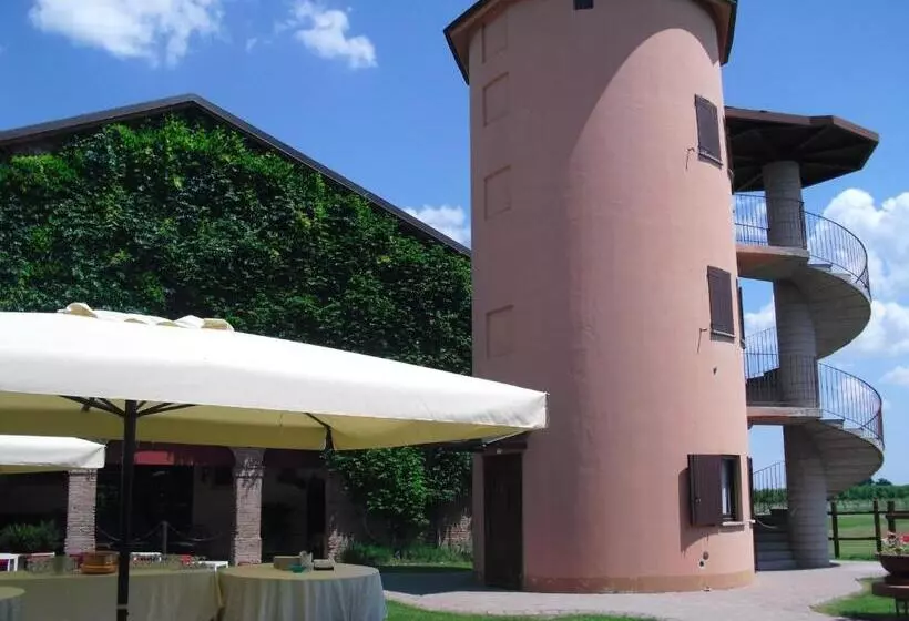 هتل Agriturismo La Lupa