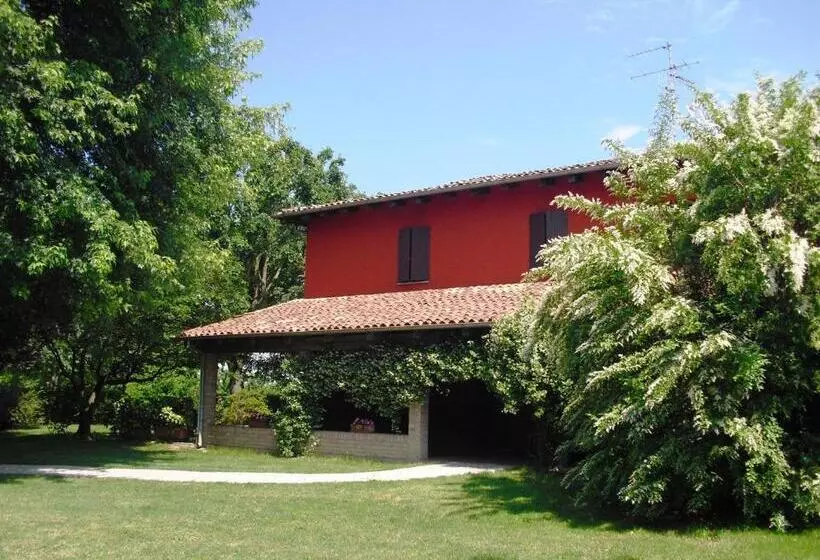 هتل Agriturismo La Lupa