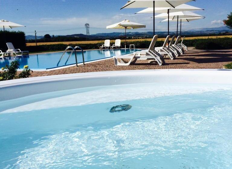 호텔 Agriturismo La Lupa