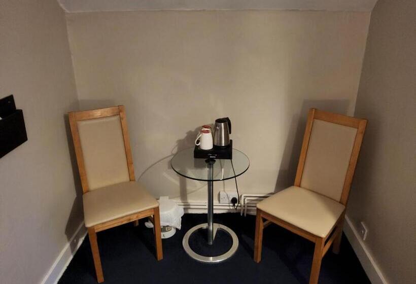 ホテル The Avenue