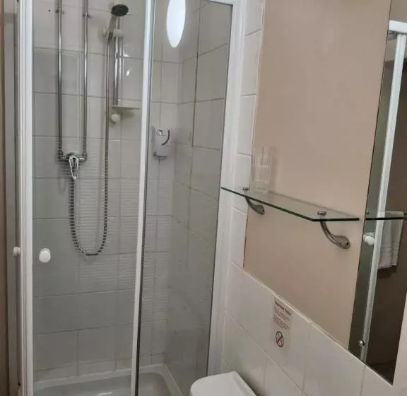 ホテル The Avenue