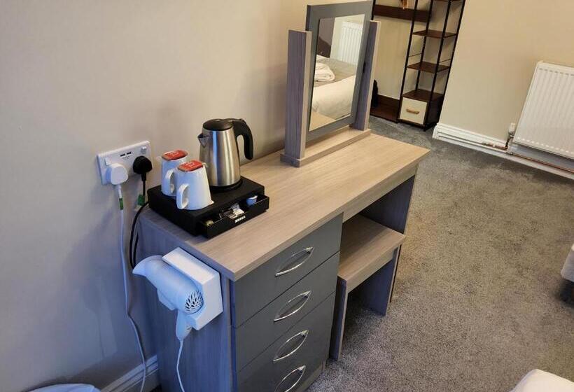 ホテル The Avenue