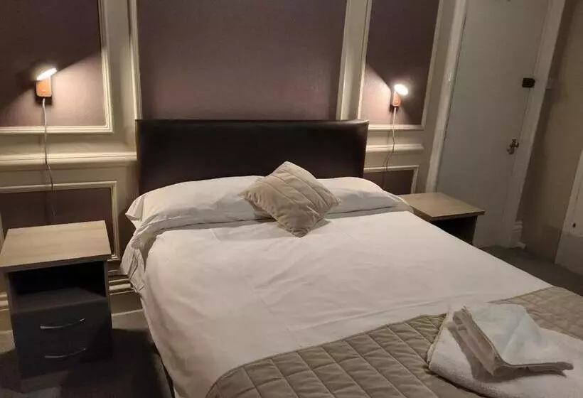 ホテル The Avenue