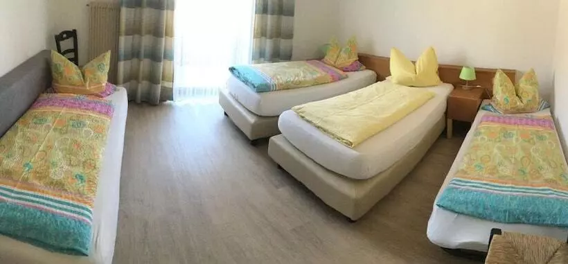 Majatalo Garni Rebhof