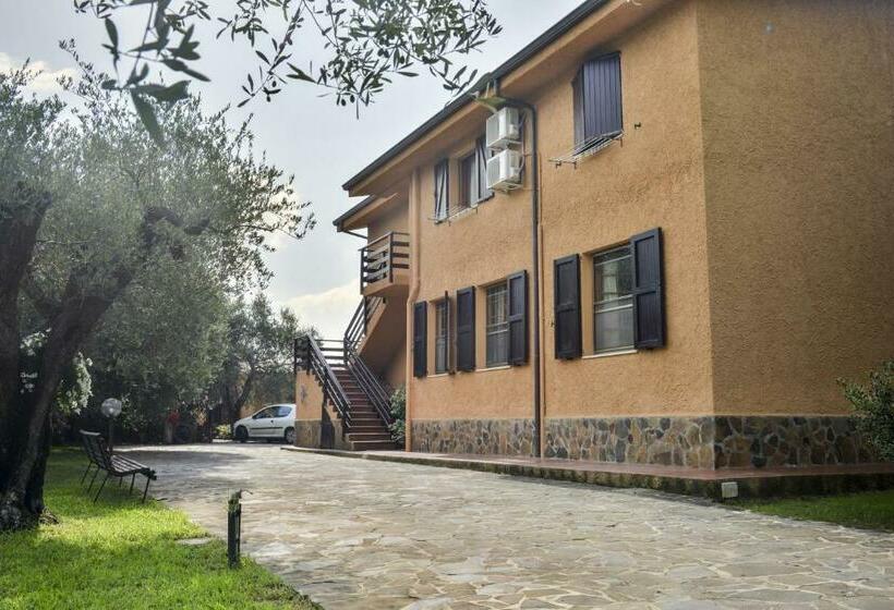 פנסיון Nuraghe Bianco