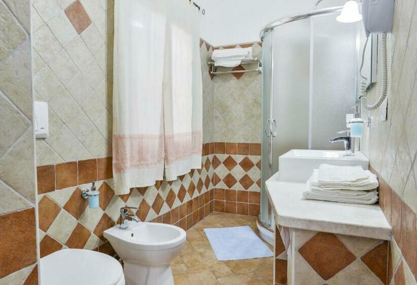 פנסיון Nuraghe Bianco