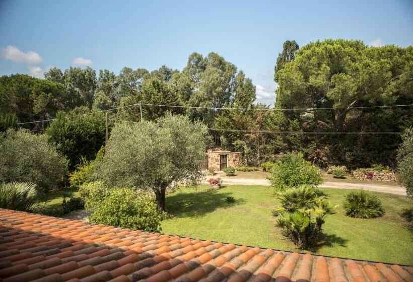 פנסיון Nuraghe Bianco