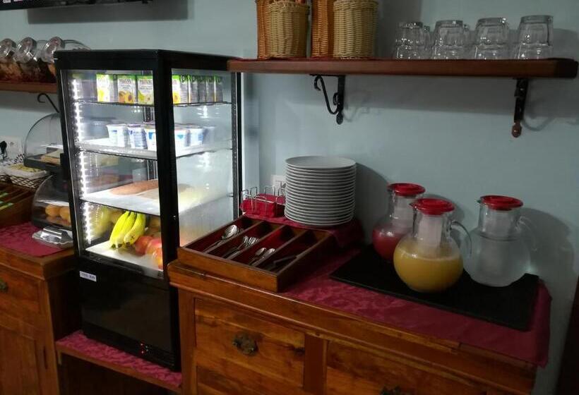 פנסיון Nuraghe Bianco