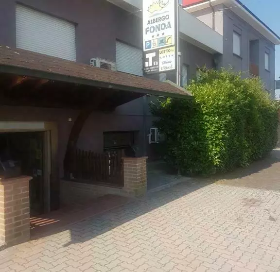 Hotelli Albergo Fonda