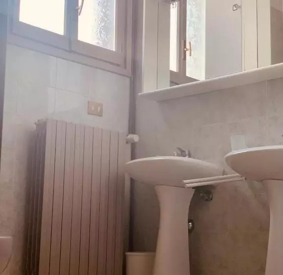 Hotelli Albergo Fonda