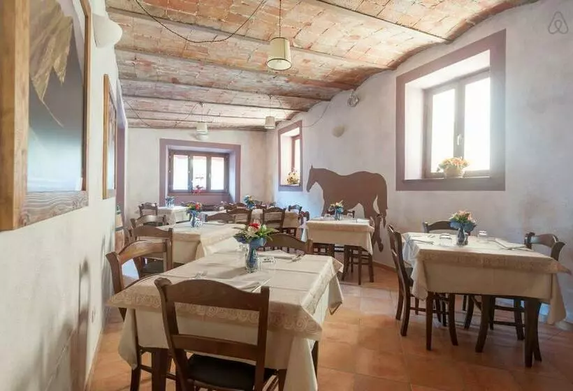 Hotelli Albergo Miramonti