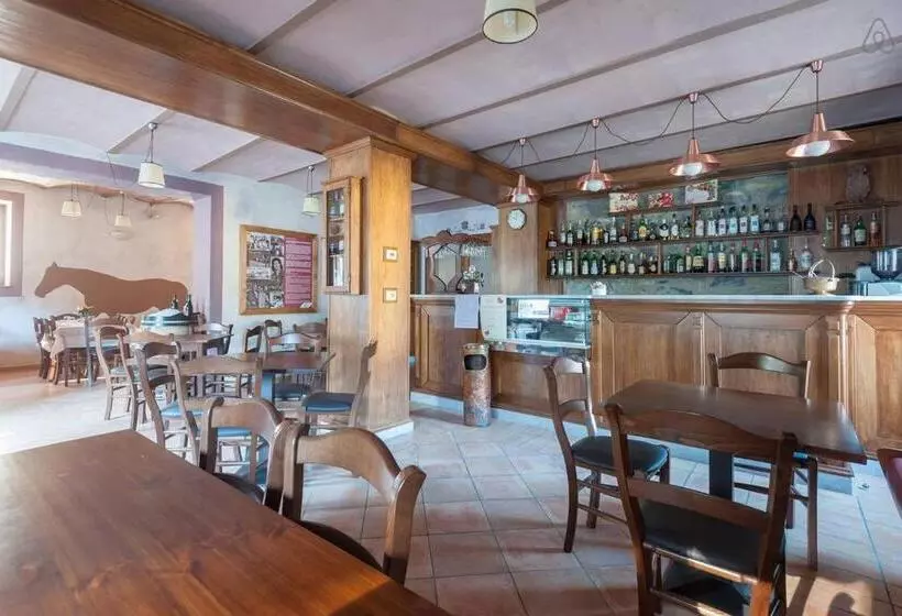 Hotelli Albergo Miramonti