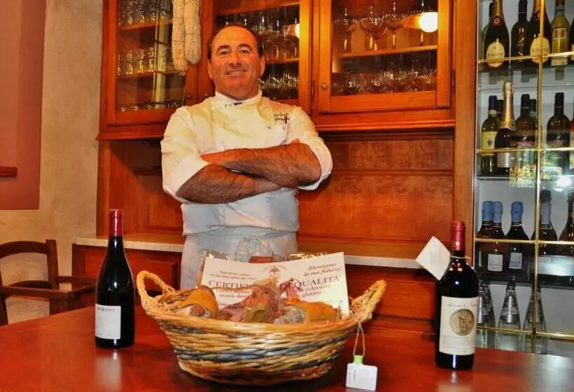 Hotelli Albergo Miramonti