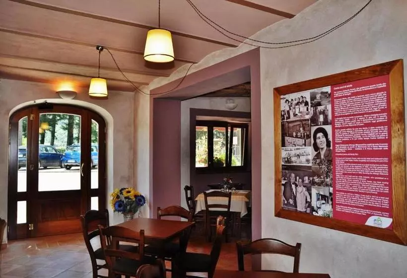 Hotelli Albergo Miramonti