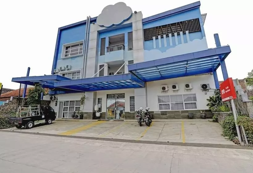 Hotelli Oyo 90324 Si Jalak Guest House