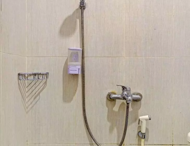 Hotelli Oyo 90324 Si Jalak Guest House