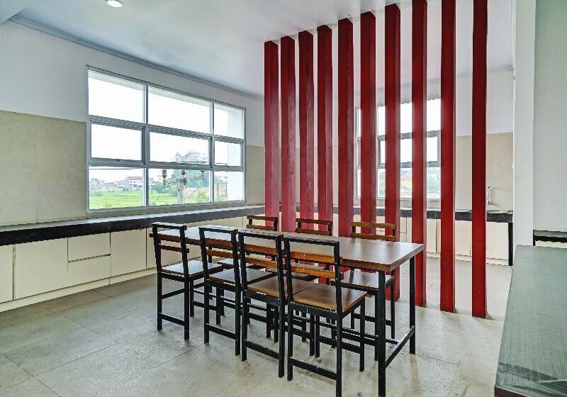 Szálloda Oyo 90324 Si Jalak Guest House