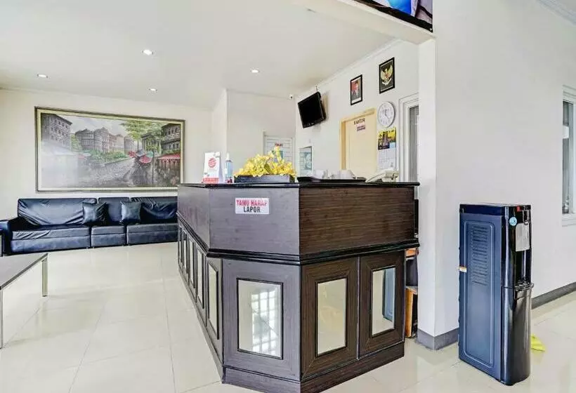 Hotelli Oyo 90324 Si Jalak Guest House