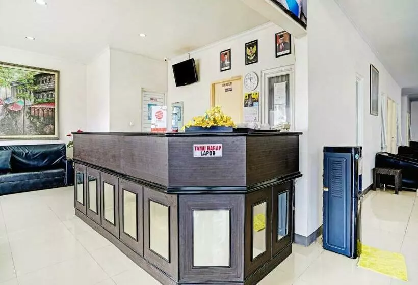 Hotelli Oyo 90324 Si Jalak Guest House