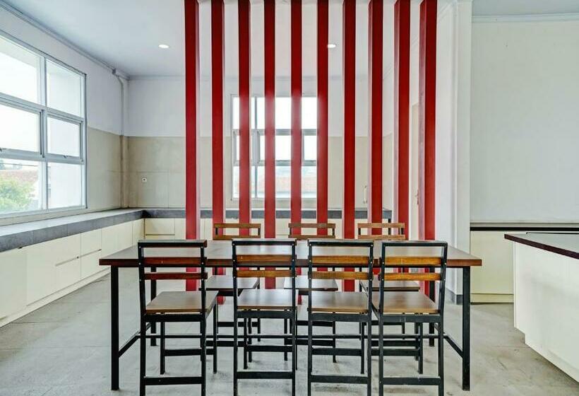 Szálloda Oyo 90324 Si Jalak Guest House