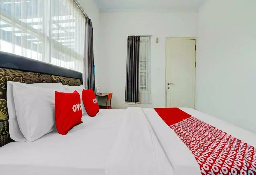 Hotelli Oyo 90324 Si Jalak Guest House