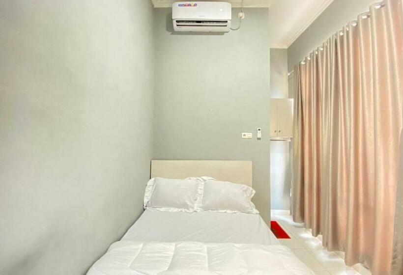 בית מלון כפרי Pelangi Guest House Palembang Redpartner
