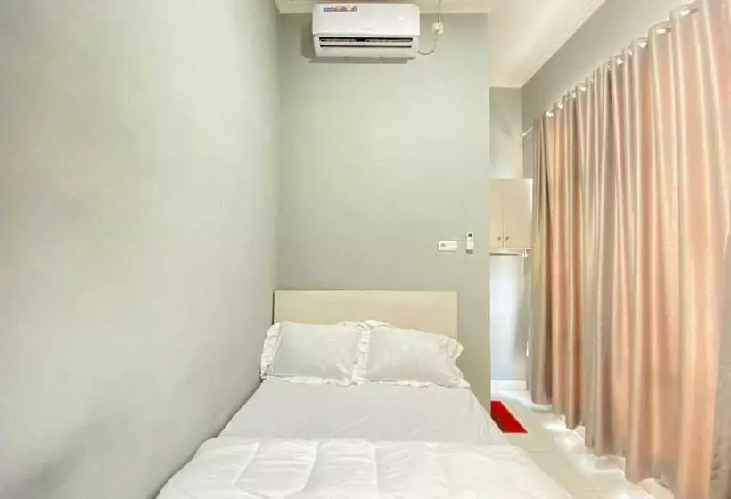 ホテル Pelangi Guest House Palembang Redpartner