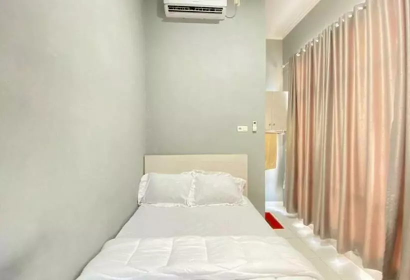 ホテル Pelangi Guest House Palembang Redpartner