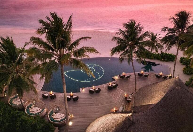 Resort The Nautilus Maldives