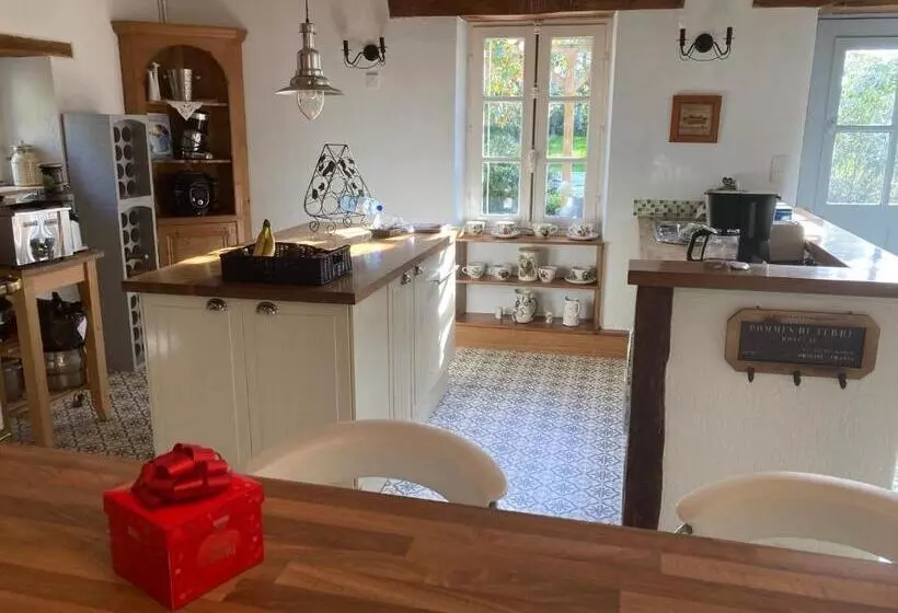 Aamiaismajoitus (B&B) Chambres D Hotes   La Marmoire