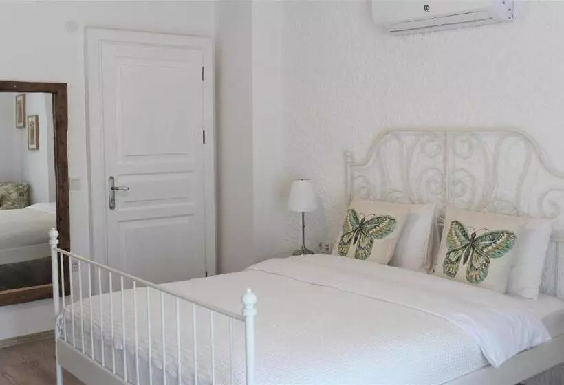 Aamiaismajoitus (B&B) Villamer Alaçatı