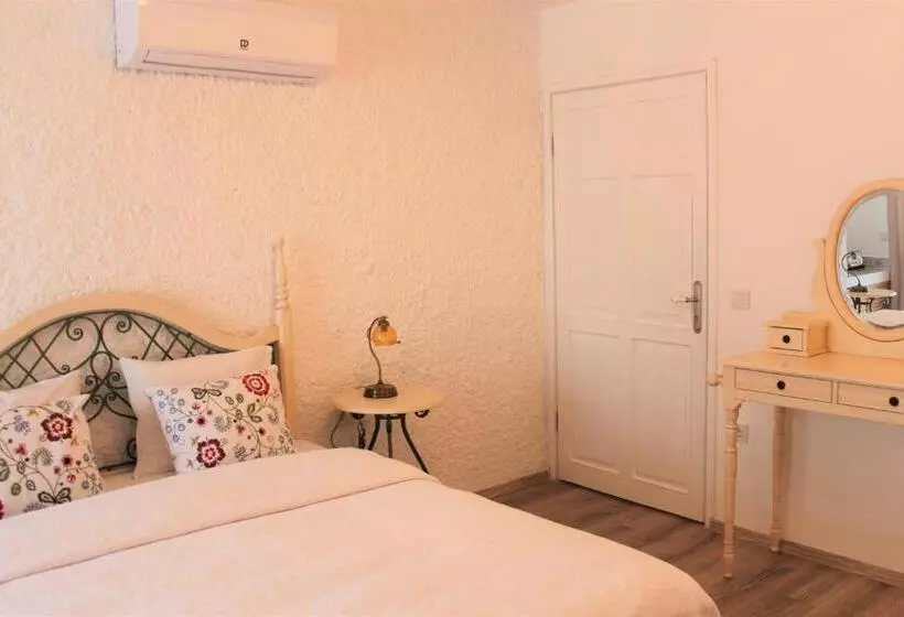 Aamiaismajoitus (B&B) Villamer Alaçatı