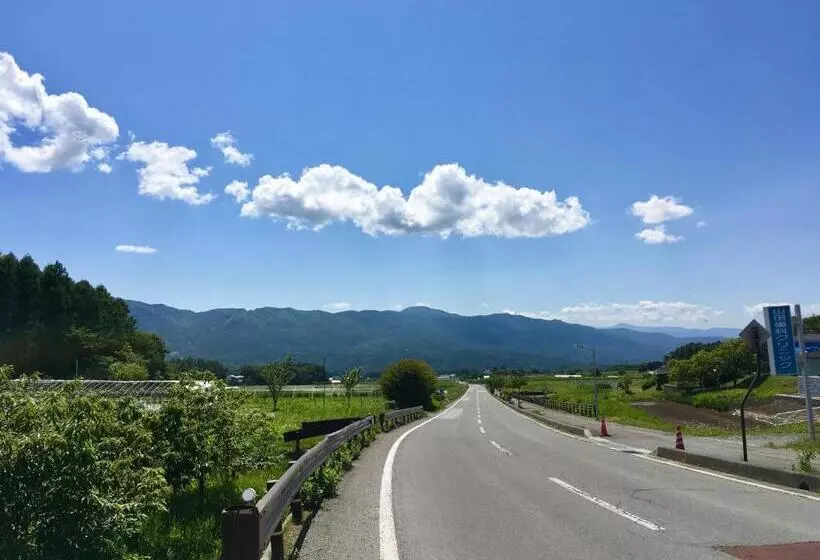 Hotelli 貸切宿にんじん